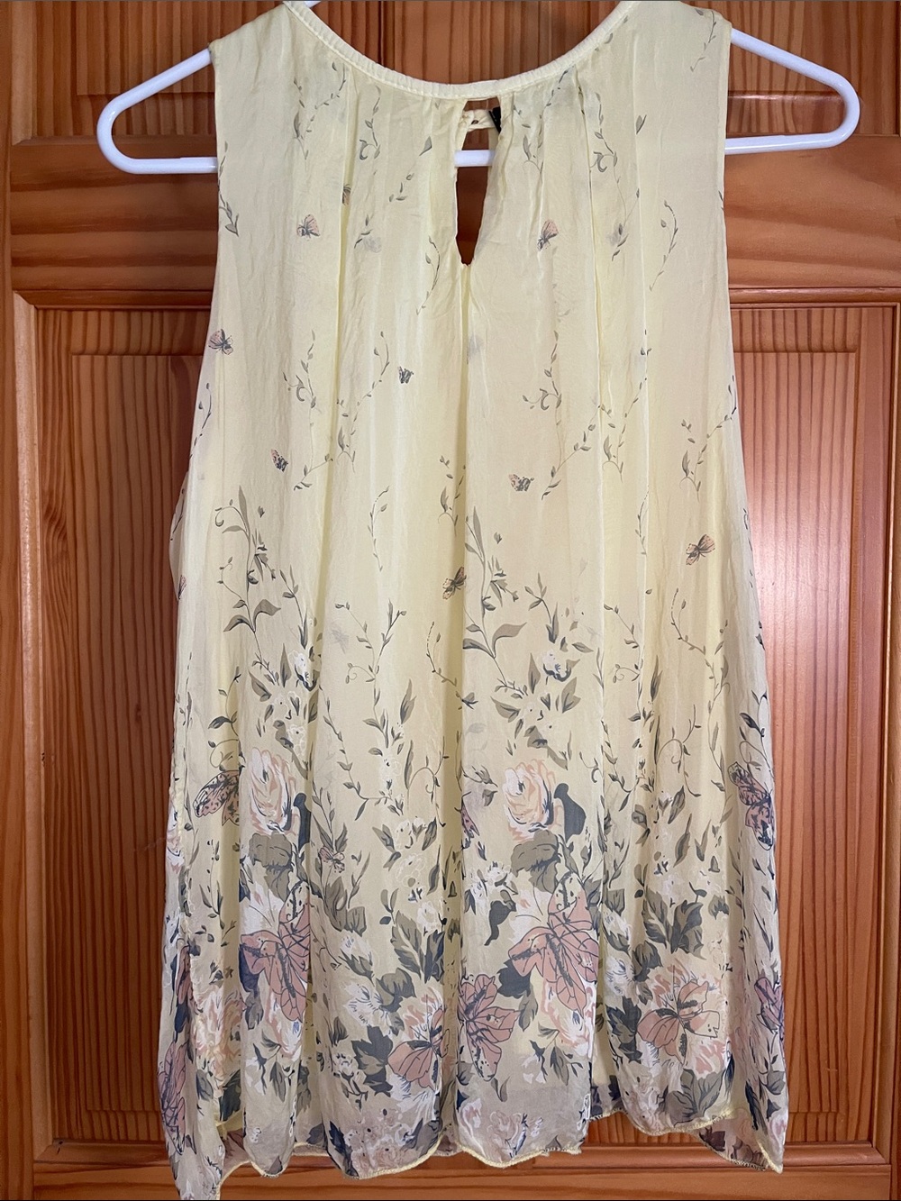 M Made in Italy Light Silk Yellow Floral Sleeveless Women’s Top